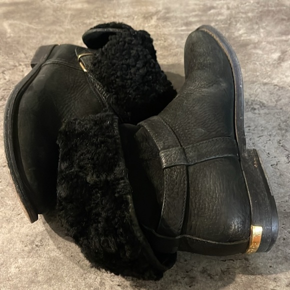 Burberry Black Leather Shearling Explorer Women's Snow Boots 37.5 - Picture 1 of 7